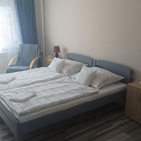 Apartament Panel Hause Kazincbarcika Zewnętrze zdjęcie