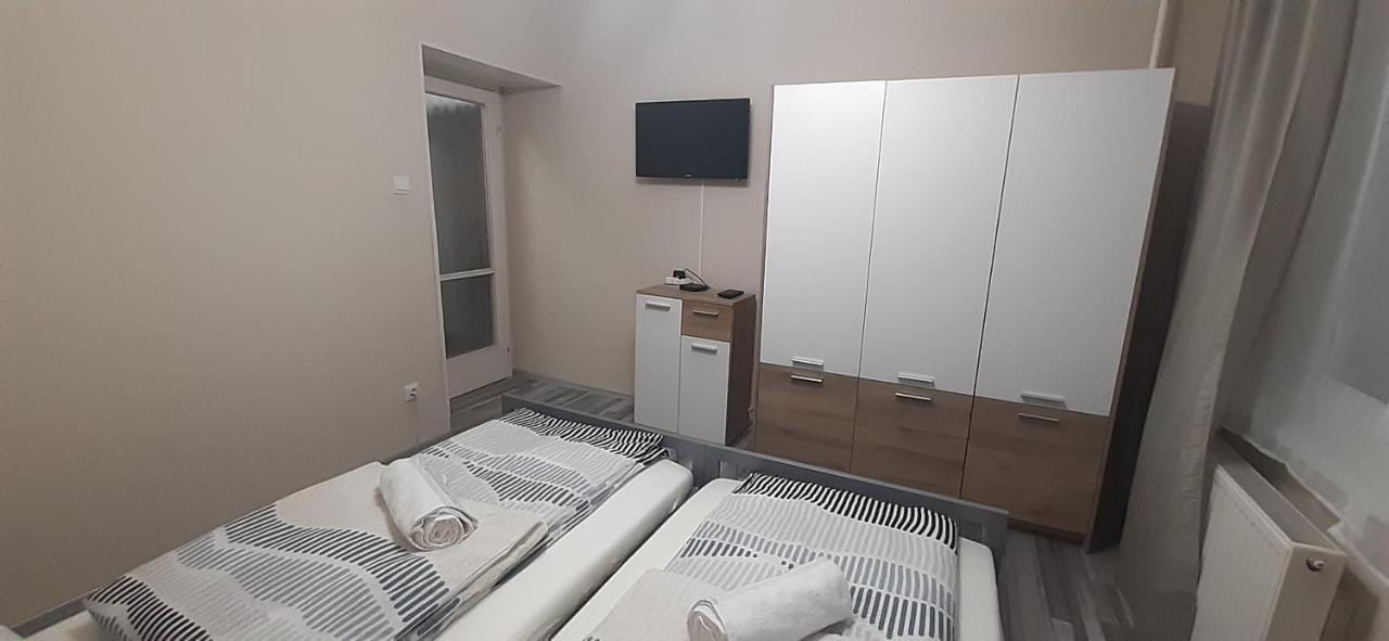 Apartament Panel Hause Kazincbarcika Zewnętrze zdjęcie